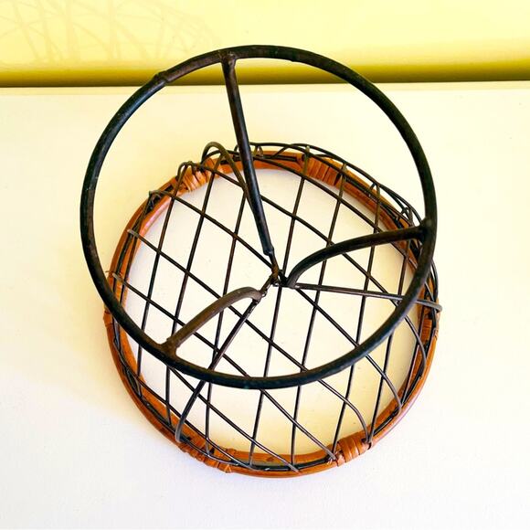 Vintage Decorative Wood Metal Pedestal Basket Bowl Bread Fruit Home Decor - Picture 6 of 10